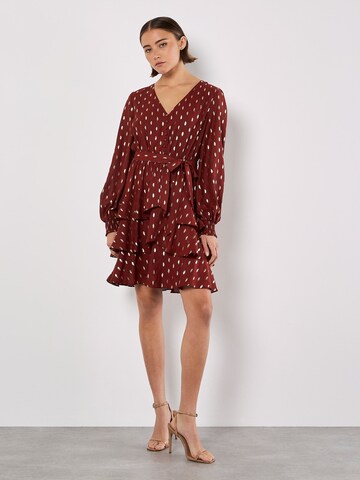 Robe ' ' Apricot en rouge
