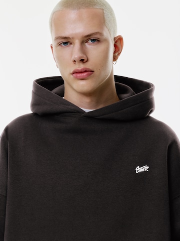Pull&Bear Sweatshirt 'STWD' i sort
