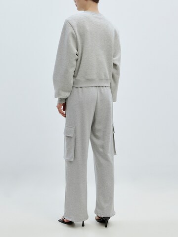 EDITED Sweatshirt 'Palmer' in Grau