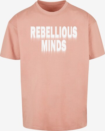 Merchcode Shirt ' Rebellious Minds' in Roze: voorkant