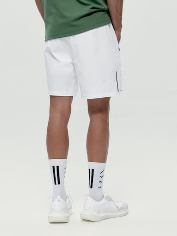 Born Regular Shortshorts 'Natron 2.0' in Weiß