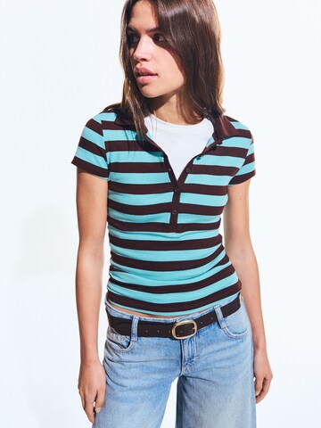 Bershka Shirt in Bruin: voorkant