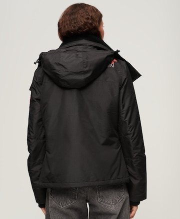 Superdry Jacke in Schwarz