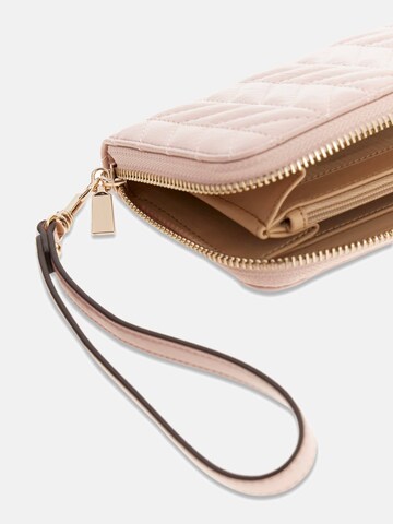GUESS Wallet 'Cheryl' in Pink