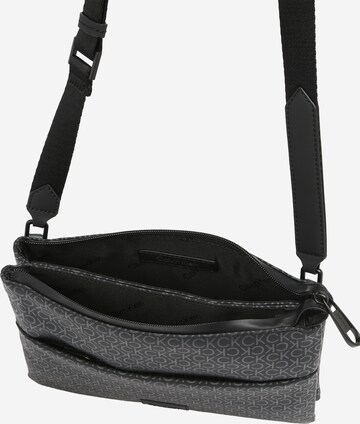 Borsa a tracolla di Calvin Klein in nero