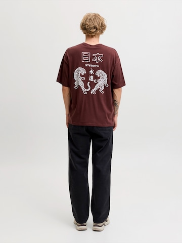 Tricou 'JJBOYE' de la JACK & JONES pe maro: față