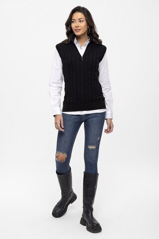 Felix Hardy Sweater in Black