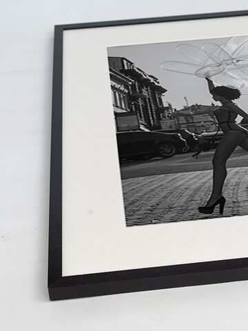 Liv Corday Image in Black