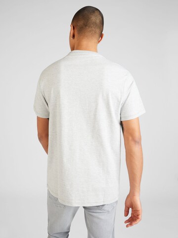 GUESS T-Shirt in Grau