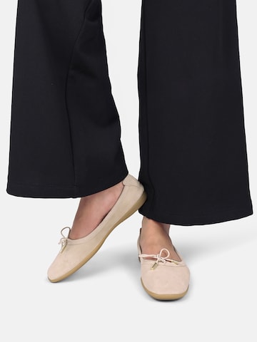 Crickit Ballerina ' OMEGA ' in Bruin: voorkant