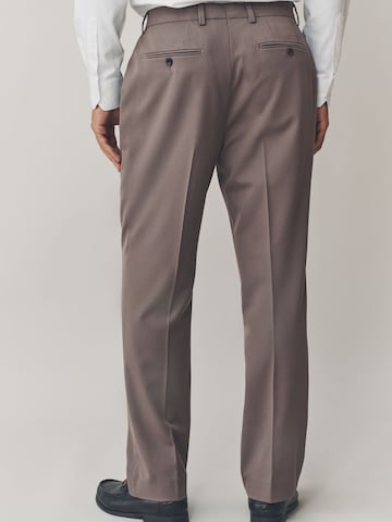 Next Regular Hose in Braun