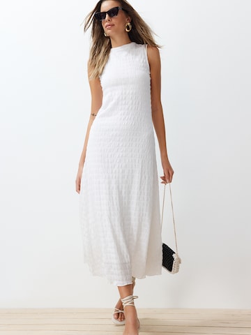 Robe Trendyol en blanc