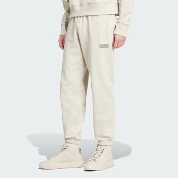 Loosefit Pantalon de sport 'MERCEDES - AMG PETRONAS FORMULA ONE TEAM PREMIUM' ADIDAS PERFORMANCE en beige : devant
