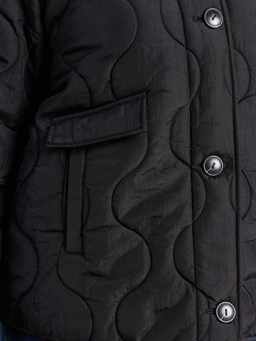 ONLY Carmakoma Between-Season Jacket 'CARSalsa' in Black