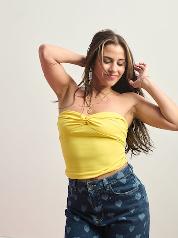 Top di Sálea in giallo