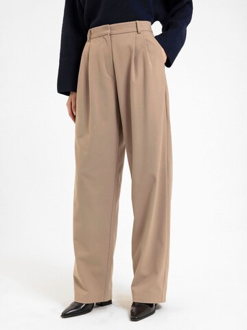Antioch Loosefit Veckad byxa 'Britney' i beige