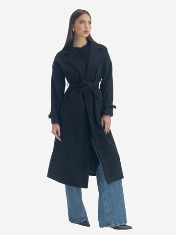 Elara Tussenmantel in Zwart