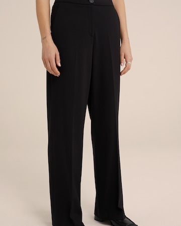 WE Fashion - regular Pantalón de pinzas en negro: frente