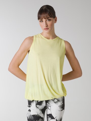 DEHA Sporttop in Geel: voorkant