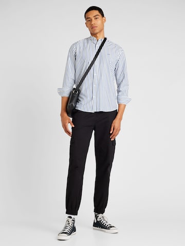 LEVI'S ® - Ajuste regular Camisa 'Authentic' en azul