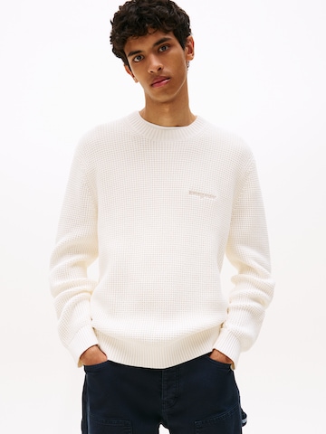 Pull-over Tommy Jeans en blanc : devant