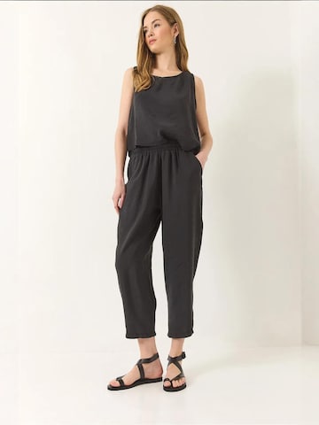 Completo pantalone di Bianco Lucci in nero