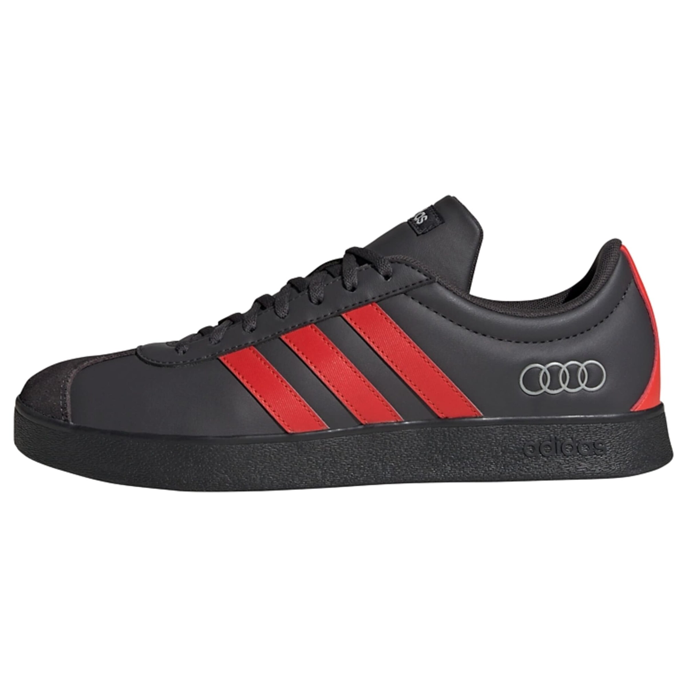 ADIDAS PERFORMANCE Chaussure de sport 'Audi F1 Team VL Court' en rouge / noir / argent, Vue avec produit