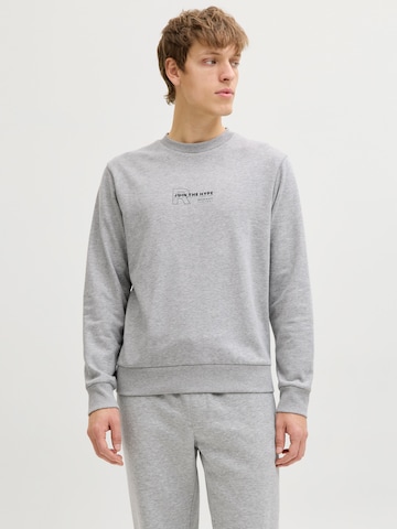 JJ Rebel - Sweatshirt 'JREBZAKI' em cinzento: frente