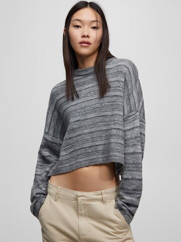 Pull-over Pull&Bear en gris : devant