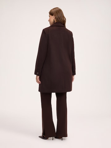 Cappotto di mezza stagione di Fiorella Rubino in marrone