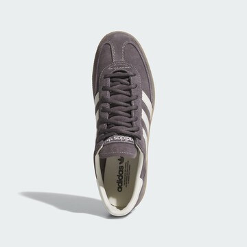 ADIDAS ORIGINALS - Sapatilhas baixas 'Handball Spezial' em cinzento