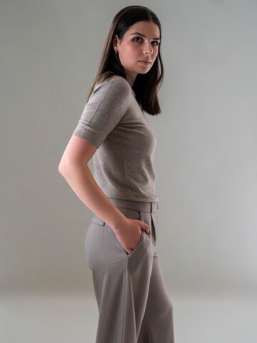 WEARABLE STORIES Sweater 'Lone' in Grey