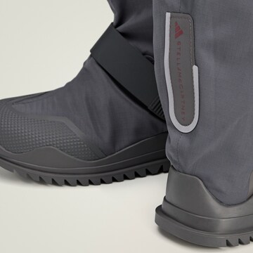 ADIDAS BY STELLA MCCARTNEY Boots in Grau