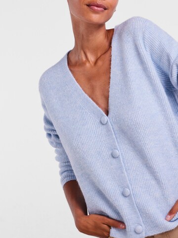 PIECES Strickjacke in Blau