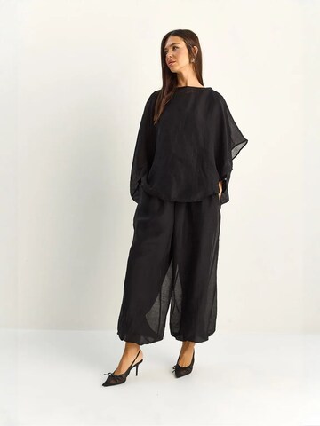 Completo pantalone di Bianco Lucci in nero