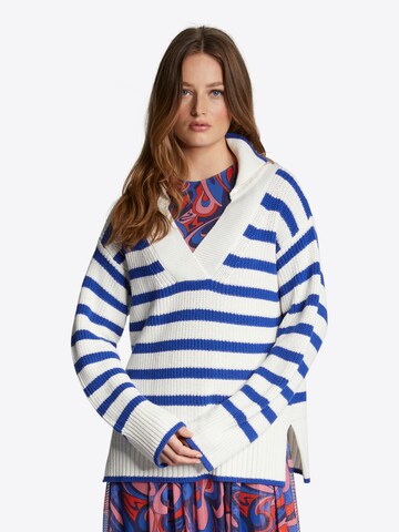 Rich & Royal Sweater in White: front