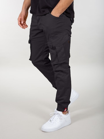 ALPHA INDUSTRIES Slimfit Cargo nadrágok 'Spy Pant' - fekete