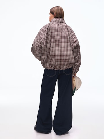 Bershka Prehodna jakna | rjava barva