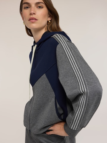 MOTIVI - Sudadera con cremallera en gris