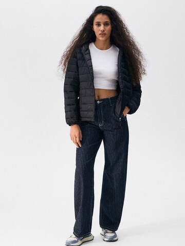 Pull&Bear Přechodná bunda – černá