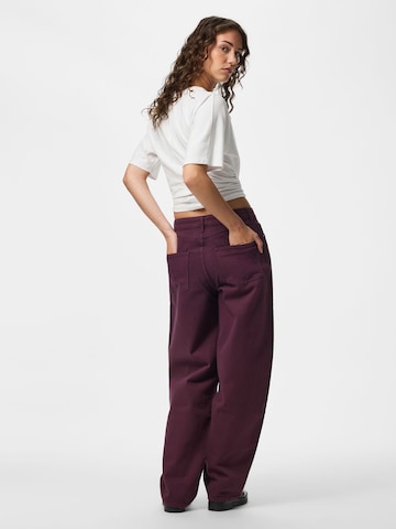 PIECES Barrel Jeans in Red
