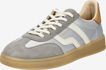 Baskets basses GANT en gris : devant