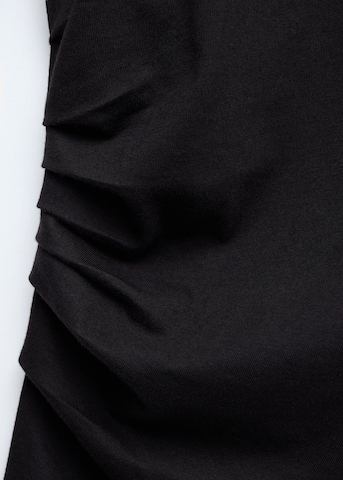Tricou 'REBE' de la MANGO pe negru