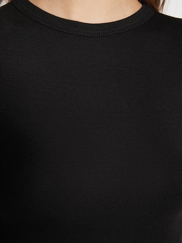 Trendyol - Camiseta en negro