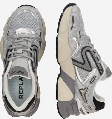 REPLAY Platform trainers in Silver