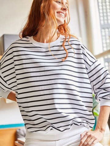 Sweat-shirt olalook en blanc
