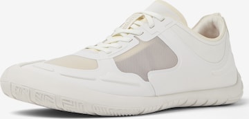 Baskets basses 'Peu Path' CAMPER en blanc : devant