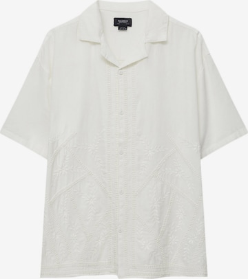 Coupe regular Chemise Pull&Bear en blanc : devant