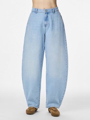 PIECES Baggy Jeans 'PCRATE' in Blue: front