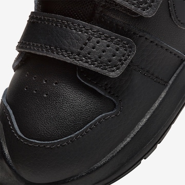 NIKE Sportovní boty 'Pico 5' – černá